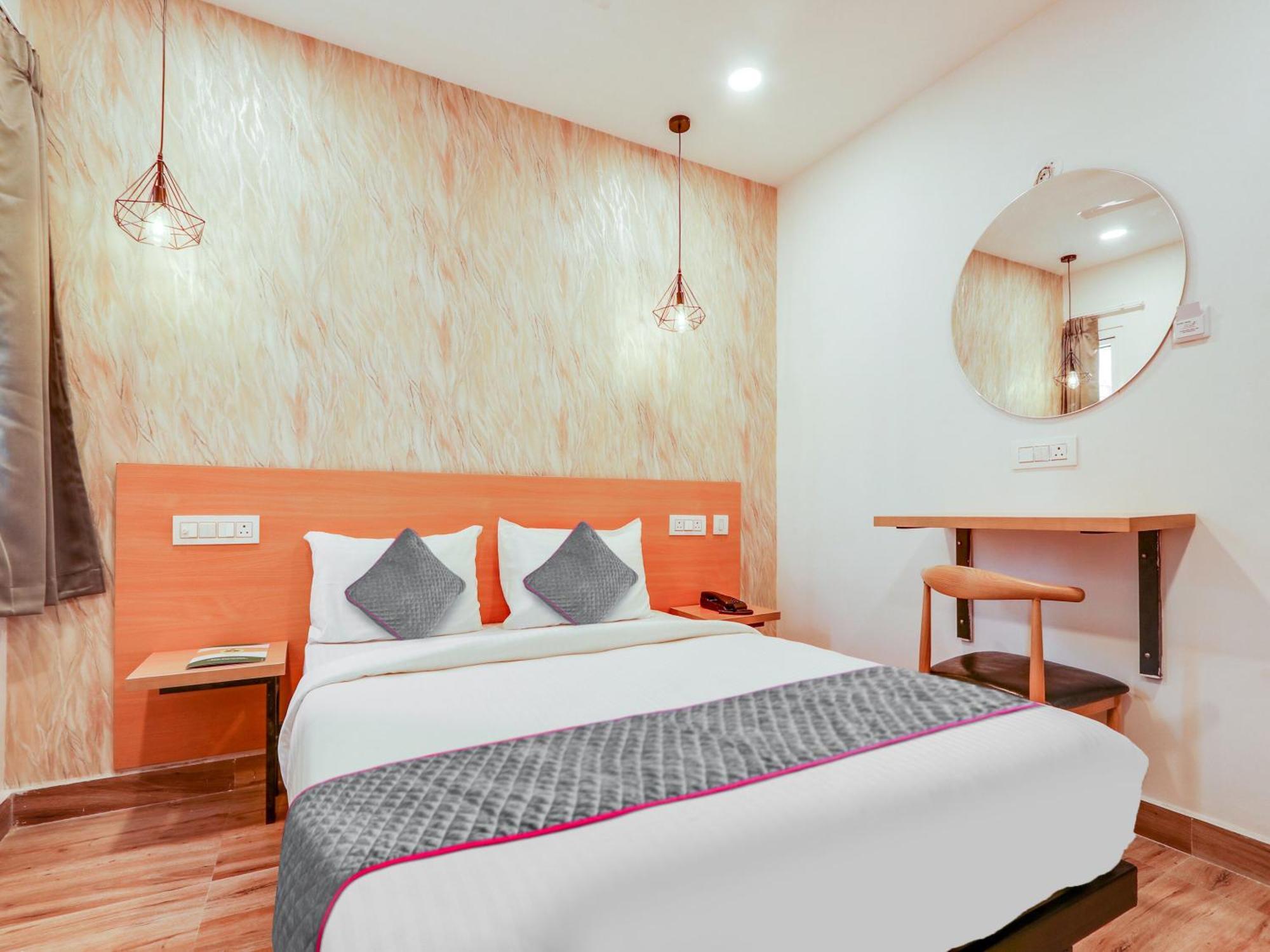 Hotel Townhouse Casa Grand Hyderabad Esterno foto